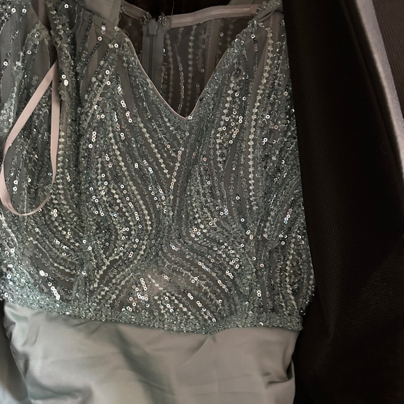 Catwalk couture beaded beaded evening gown - Picture 9 of 9